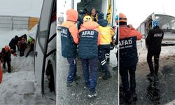 Kayseri'de cenaze taşıyan minibüs devrildi: 22 yaralı