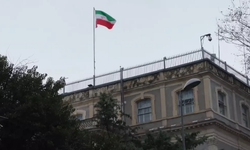 İstanbul'daki İranlılardan protestolara destek: Fatih'te hareketli saatler