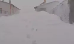 Sivas'ta kar kalınlığı 3 metreyi buldu!