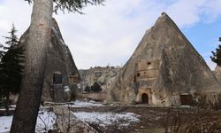 Nevşehir'de peribacalarının önündeki kaçak restoran kaldırıldı