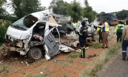 Güney Afrika'da okul servisi kamyonla çarpıştı: 14 öğrenci öldü