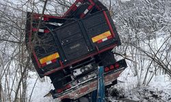Ordu'da TIR 600 metre uçurumdan düştü: Kaza anı anbean kamerada