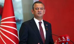 CHP lideri Özel Atatürk'ün annesi Zübeyde Hanım'ı vefatının yıl dönümünde andı