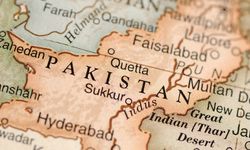 Pakistan'da 5,8 büyüklüğünde deprem oldu, üç eyalet sarsıldı