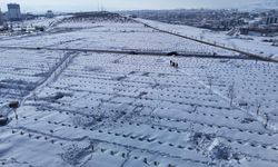 Sivas'ta yoğun kar yağışı! 100 bin mezar kar altında