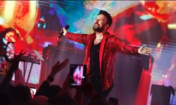 Tarkan sahnede o ismi görünce dayanamadı: İşte herkesi duygulandıran o sözler