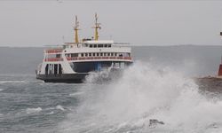 Marmara'da deniz ulaşımına fırtına engeli
