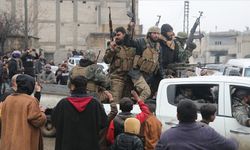 Suriye İçişleri Bakanlığı: Birliklerimiz Deyrizor'un doğu kırsalına girmeye başladı