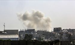 İsrail, Gazze'ye hem havadan hem karadan saldırıyor