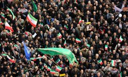 İran'da ekonomik kriz sokağa taştı: Tahran esnafı kepenk indirdi