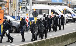 Brüksel'de YPG/SDG yandaşlarına sert müdahale