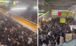 Tokyo'da tren hatlarında elektrik kesintisi: Binlerce yolcu mahsur kaldı