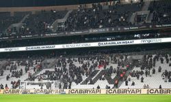 Beşiktaş taraftarından yönetim istifa tepkisi!