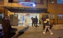 Esenler'de kan donduran olay: 1 aylık bebeğini, durağa bırakan anne yakalandı