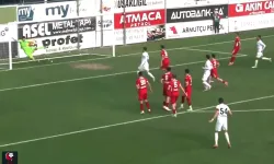 Top ağlara gitti, hakem golü vermedi...