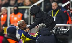 Talisca’dan Beyoğlu Yeni Çarşı karşısında attığı gol sonrası içleri ısıtan anlar
