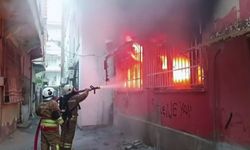 Kumaş deposunda yangın paniği!