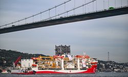 Yıldırım sondaj gemisi Karadeniz yolcusu! İstanbul Boğazı kapatıldı