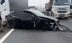 TEM'de Tesla'dan feci kaza: Otopilot modu dehşet saçtı