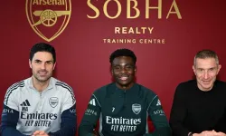 Arsenal Bukayo Saka ile 5 yıllık sözleşme imzaladığını duyurdu