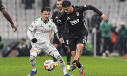 Beşiktaş da Fenerbahçe gibi direkleri dövüyor