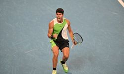 Alcaraz Djokovic’i devirdi ilk Avustralya Açık şampiyonluğunu aldı