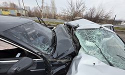 Bingöl'de feci kaza: Çarpışma anı saniye saniye kamerada