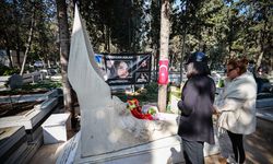 11 yıl oldu, acısı dinmedi: Özgecan Aslan mezarı başında anıldı