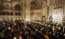 Camilerde ilk teravih heyecanı