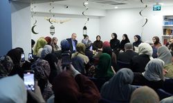 Cumhurbaşkanı Erdoğan, İstanbul'da kız öğrenci yurdunu ziyaret etti