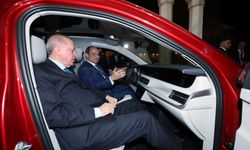 Cumhurbaşkanı Erdoğan’dan Mısır Cumhurbaşkanı es-Sisi’ye Togg hediyesi