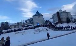 Uludağ'da 1 kilometrelik teleferik kuyruğu