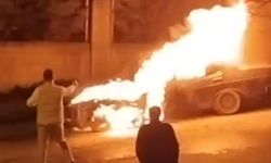 Tuzla’da park halindeki otomobil alev alev yandı