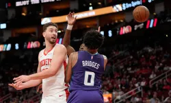 Alperen sezonun en düşüğünde, Hornets deplasmanda galip