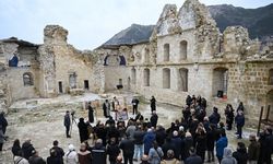 Antakya Rum Ortodoks Kilisesi’nde depremde ölenler için ayin