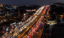 İstanbullunun 'trafik' çilesi bitmiyor: 'Ara tatil' bile yolları rahatlatmadı