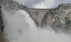 Manavgat'ta barajda taşkın riskine karşı su tahliyesi