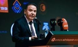 Muhittin Böcek yeniden hastaneye kaldırıldı