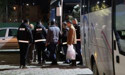 İzmir Buca Belediyesi'ne rüşvet operasyonu: 26 şüpheli adliyede