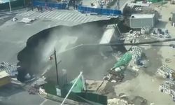 Çin'in Şanghay şehrinde metro inşaatının sürdüğü güzergahtaki kavşak çöktü