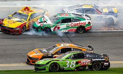 ABD'de korkutan görüntüler: Daytona 500 yarışında dev zincirleme kaza
