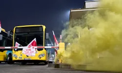 Almanya’da ulaşım felç: 100 bin çalışan iş bıraktı, şehirler kilitlendi!