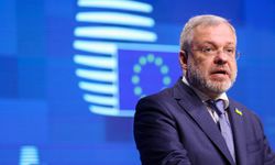 Ukrayna’nın eski Bakanı 100 milyon dolarlık rüşvetle kaçarken yakalandı