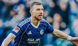 Ayakkabılarını bile kendi siliyor! Dzeko Schalke’yi büyüledi...