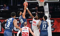 Anadolu Efes, Bahçeşehir Kolejini rahat geçti ve yarı finale yükseldi
