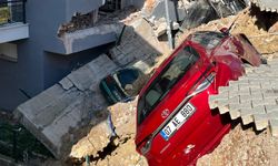 İzmir Menemen'de istinat duvarı çöktü! 7 araç gömüldü, 151 kişi tahliye edildi