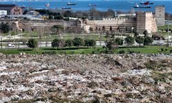 Tarihi meydan İBB ve İSKİ'nin moloz yığınına döndü