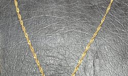 Mersin'de kapkaç şüphelisi çaldığı altın kolyeyle yakalandı