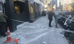 Nişantaşı’nda binadan kopan parçalar 17 yaşındaki genci yaraladı