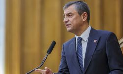 CHP lideri Özel Meclis'te mesajlarını okudu: Küfür değil kişilik tespiti!